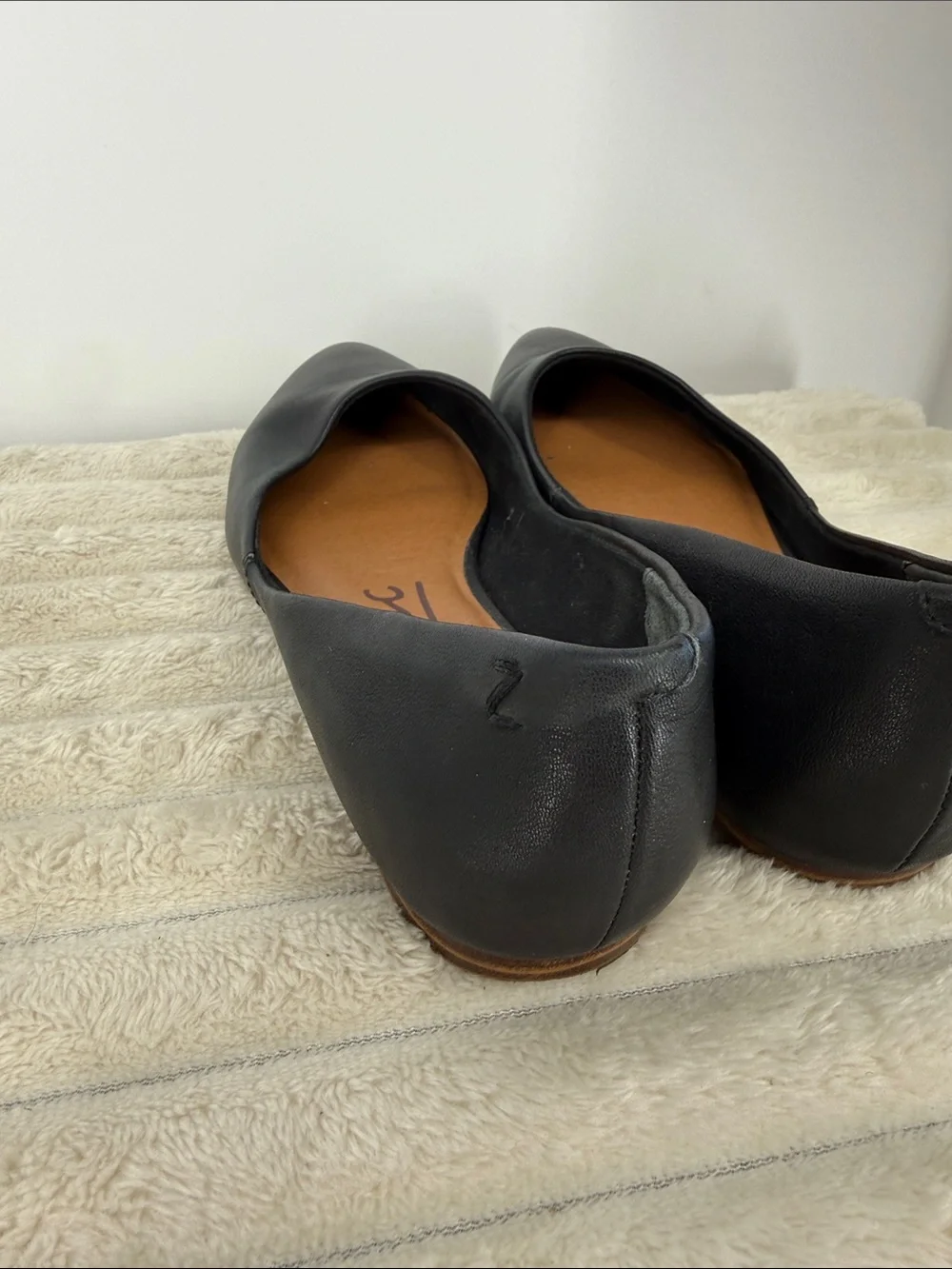 Zodiac women's "Hill" pointed toe flats in black leather size 7.5 - Picture 5 of 8